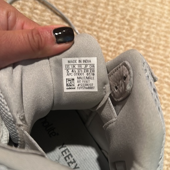 Yeezy desert boot salt - Picture 3 of 7